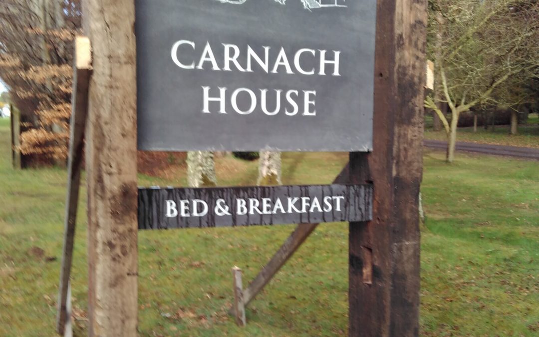 Hotel roadside signage